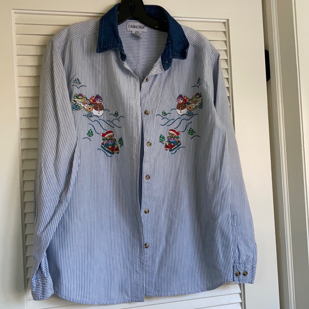 CabinCreek Women’s Holiday Button Down Shirt - L